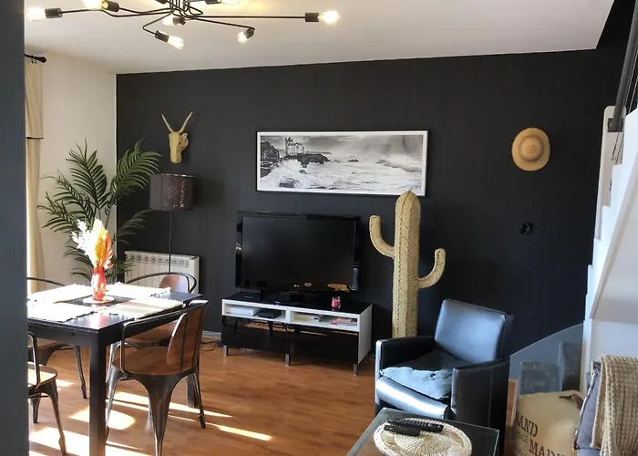 - Petricot - Balcon - Calme * Biarritz